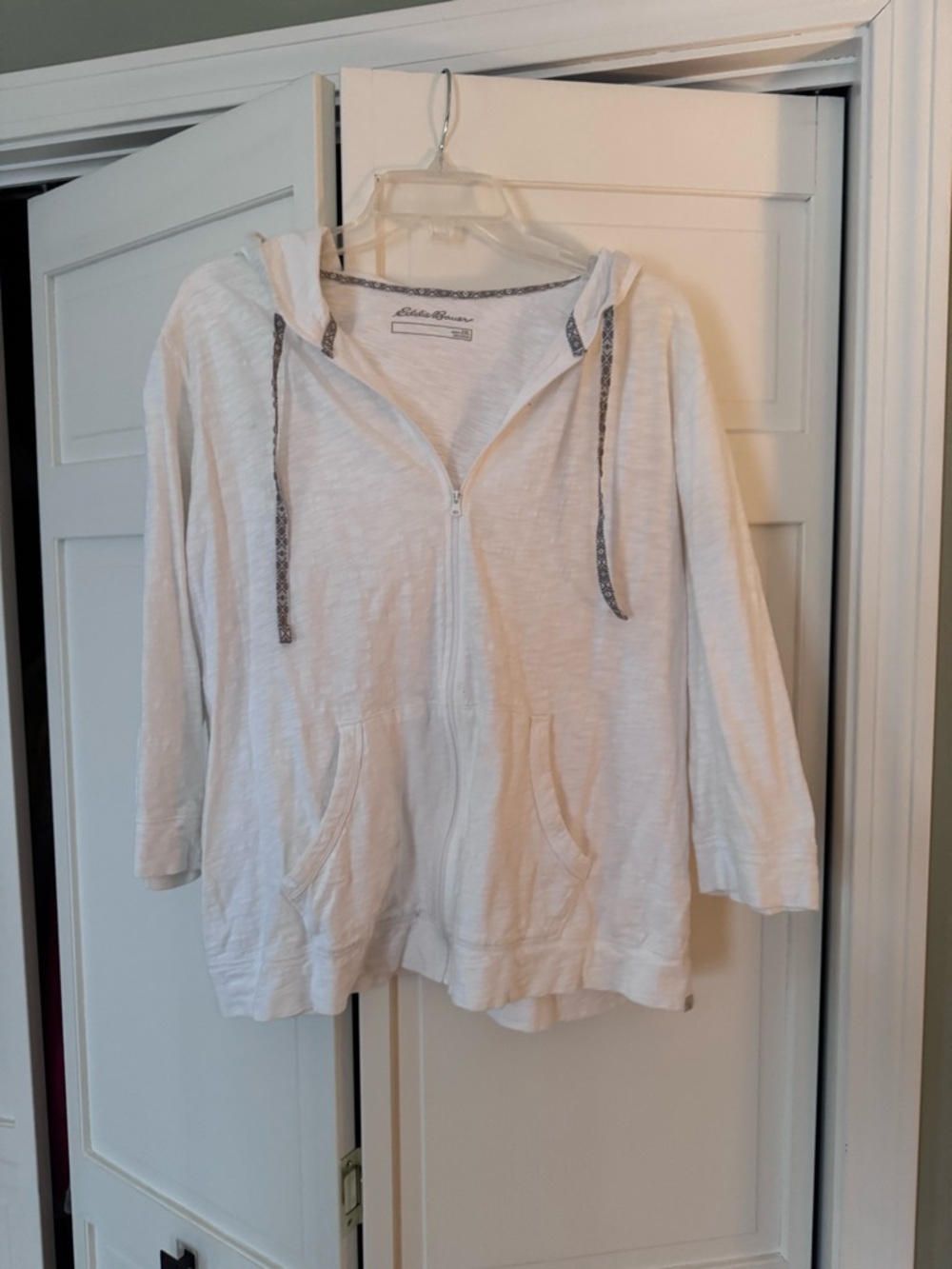 Eddie Bauer Cream Women's V-Neck Top with Decorative Neckline